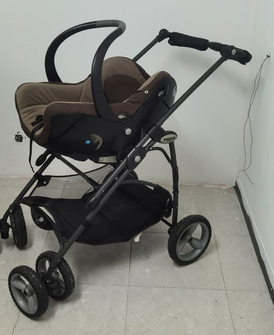 Carrinho de Bebé Ovo com maleta
