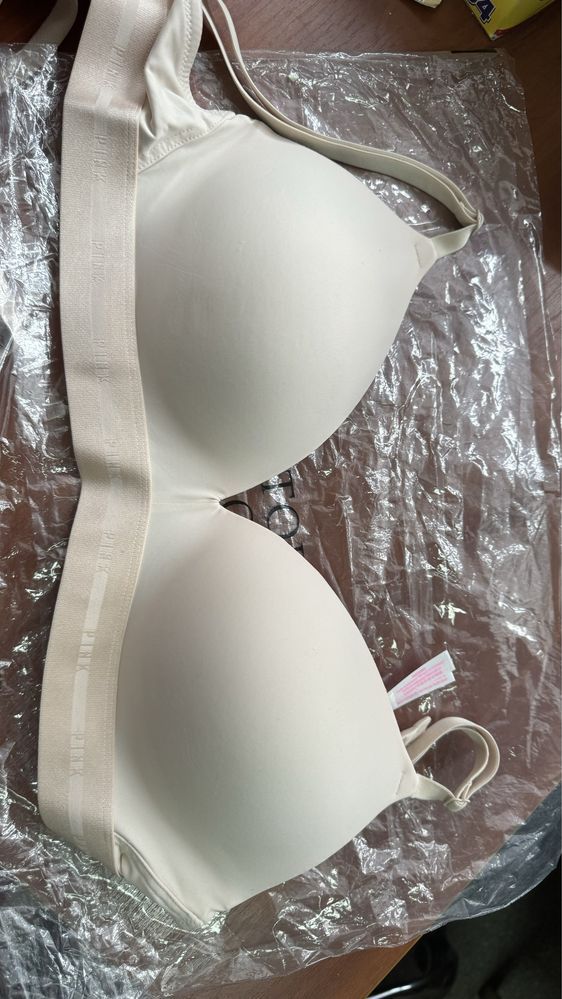 Продам бюстгральтер victorias secret 36D