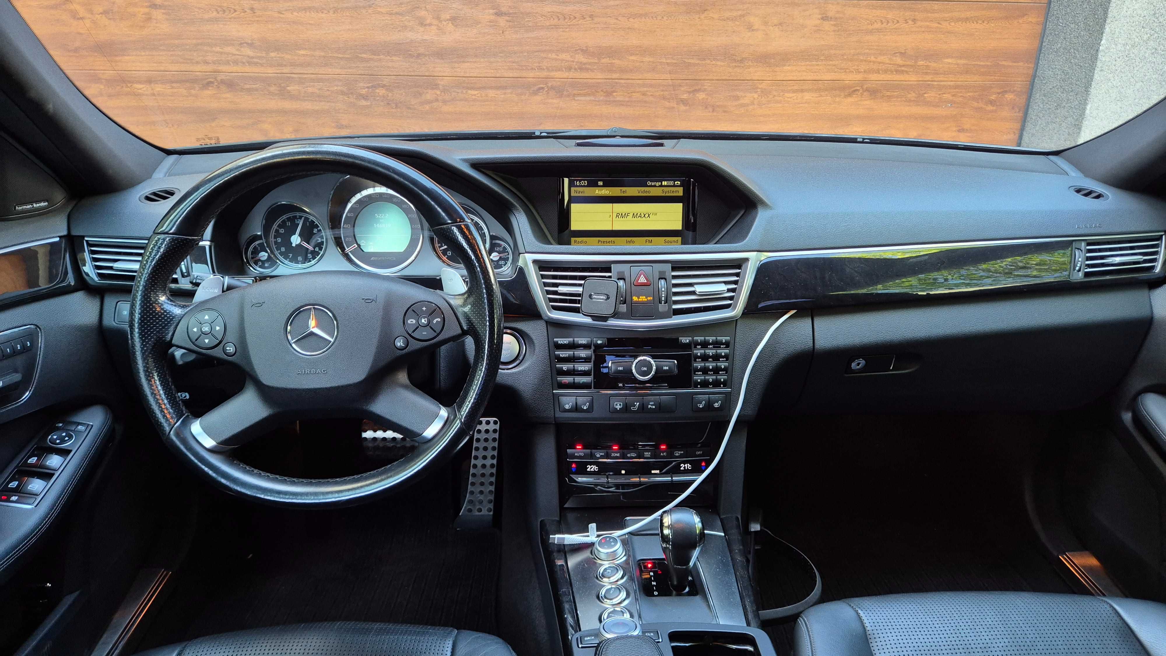 Mercedes E 63 AMG W212 525 km, 2010 rok, zamiana Koparko-Ładowarka