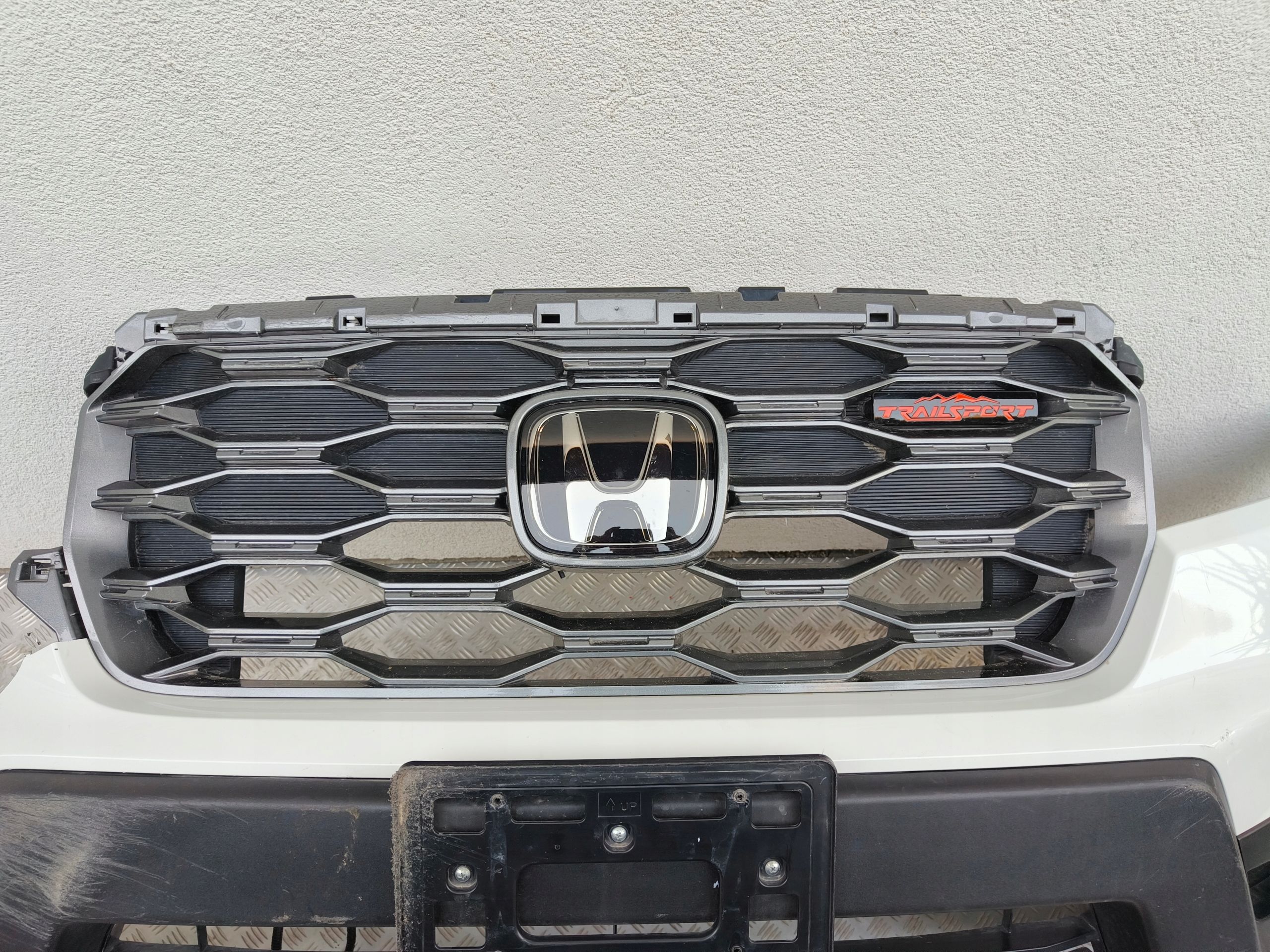 Honda Passport Ridgeline Zderzak Grill Atrapa przód Znaczek Usa