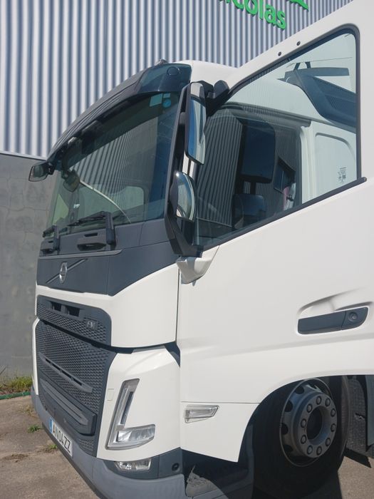 Camião Volvo 3 eixos, 500cv