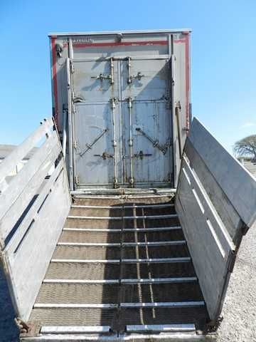 Do zwierzat do Bydla RENAULT T430 05/2016 zabudowa PEZZAIOLI