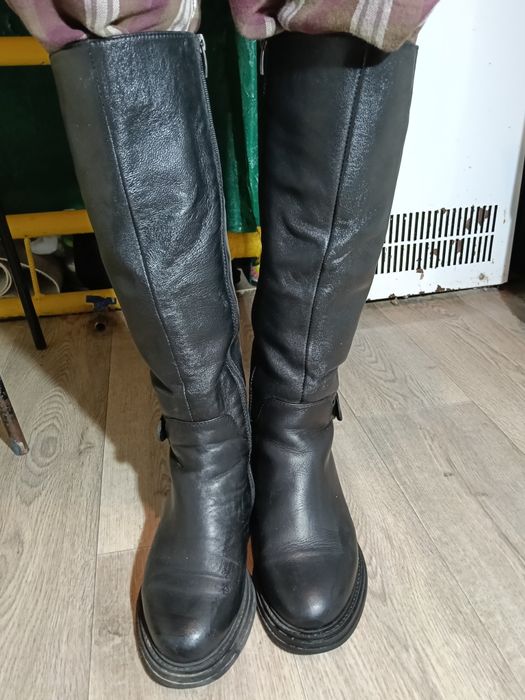 Продам зимові чоботи