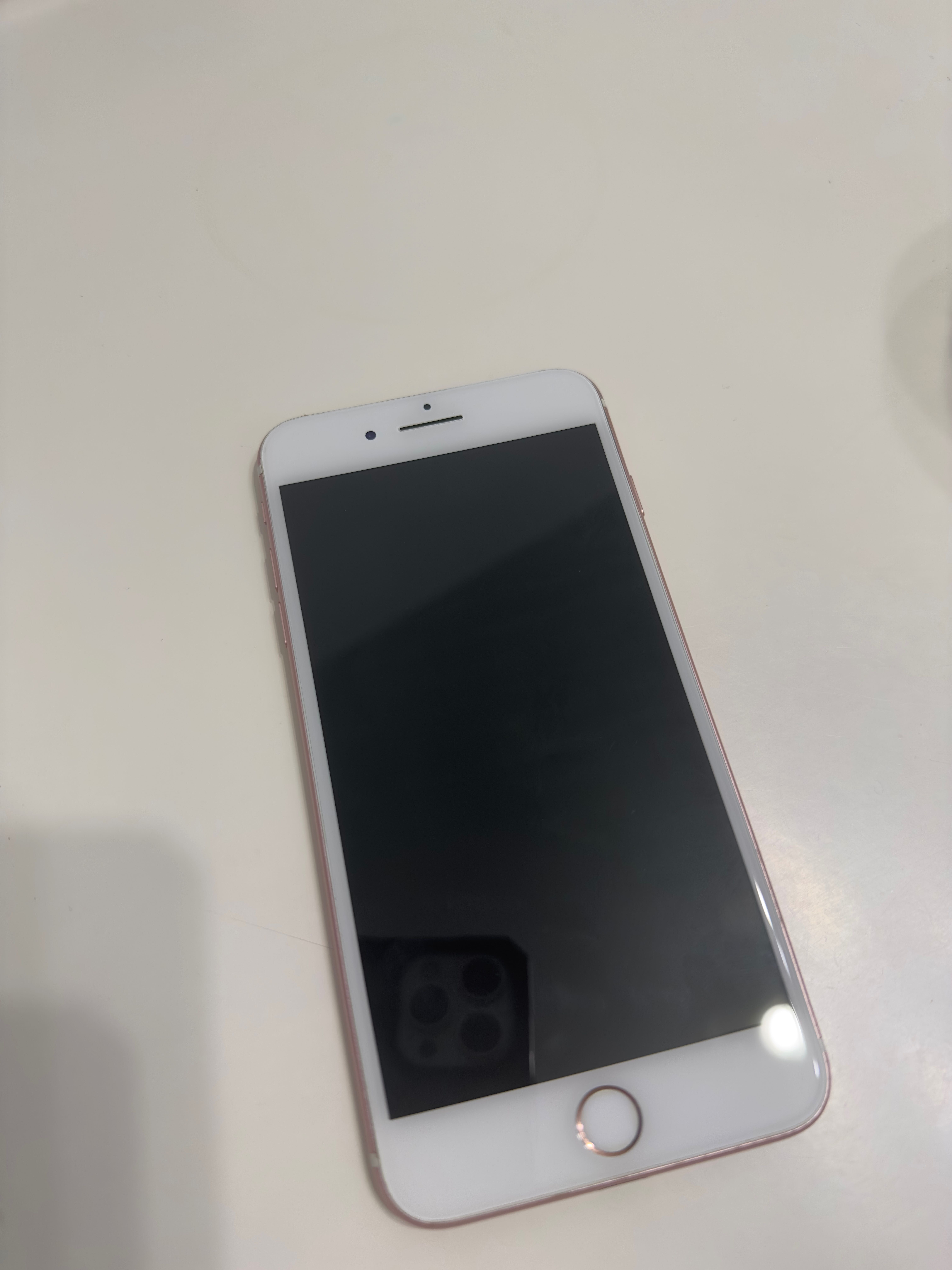 IPhone 7+ 32гб.Все працює.