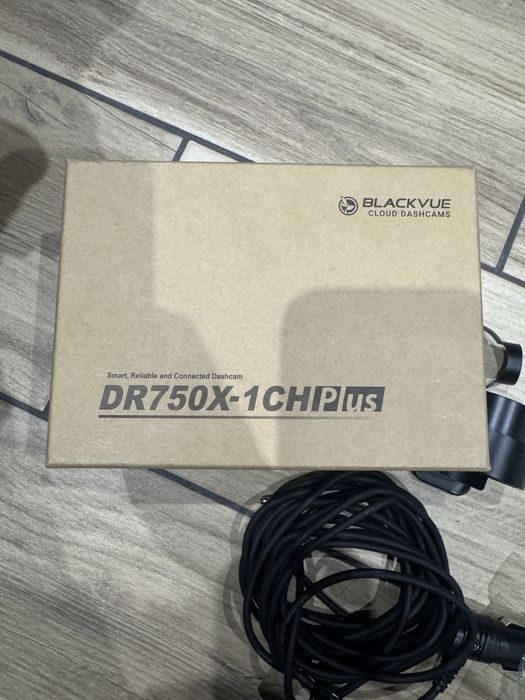 Топовий відеорегістратор Blackvue DR750X-1CH Plus