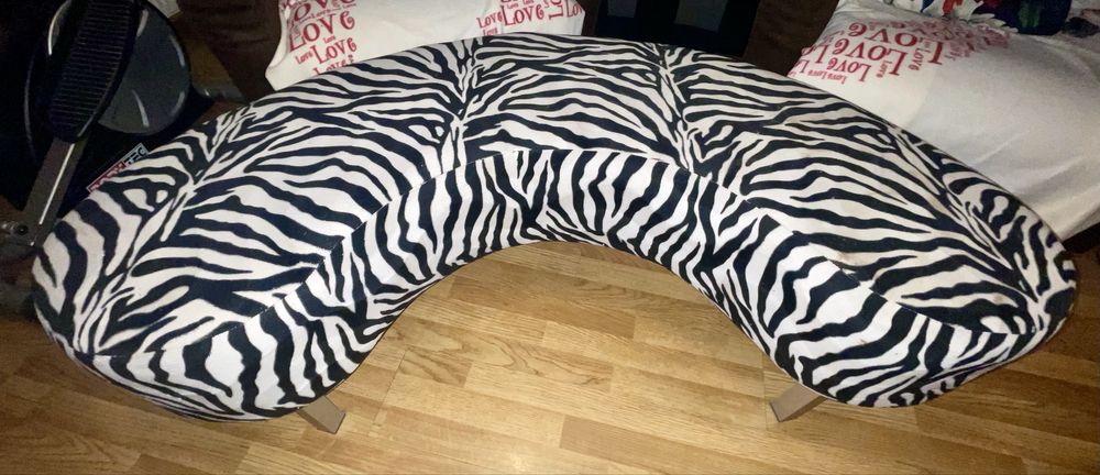Oddam za darmo kanapę w zebrę – tylko odbiór osobisty