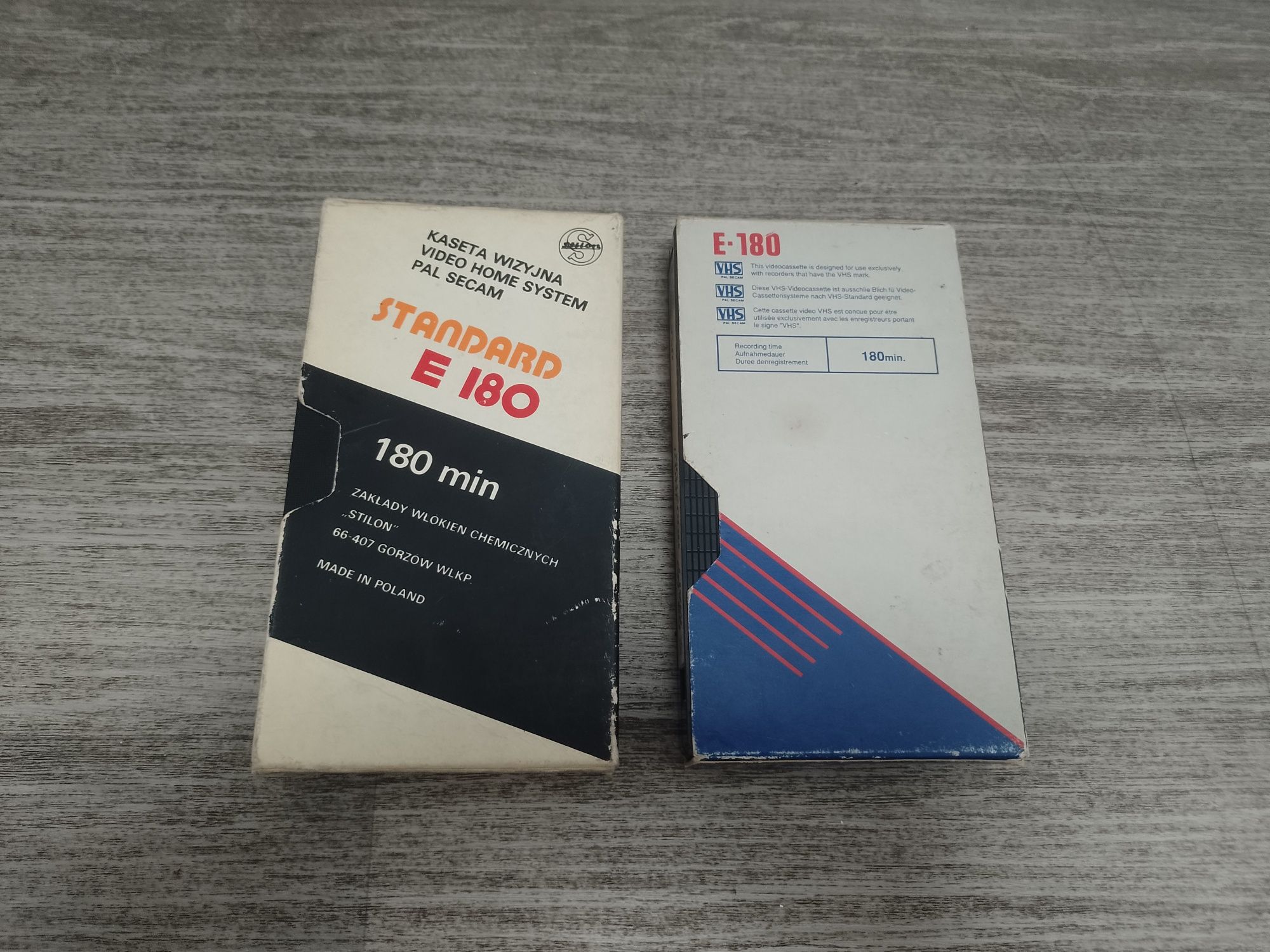 Sprzedam dwie kasety VHS.