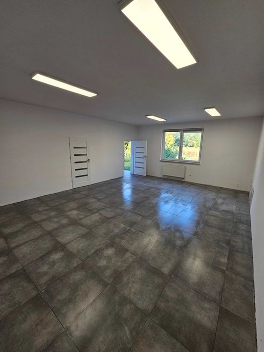 Lokal usługowy, kilka pomieszczeń do własnej adaptacji