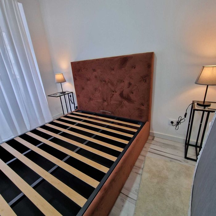 Camas De Casal Estofadas Top de Gama 190x140m Estrado Incluído 199€ !!