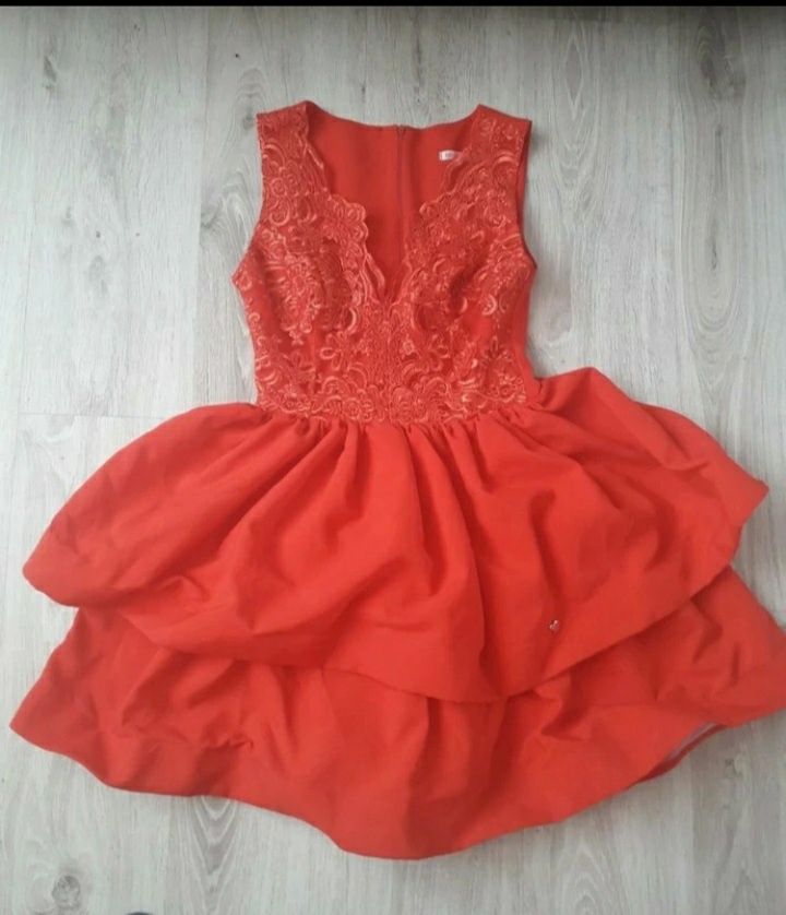Sukienka czerwona  38
