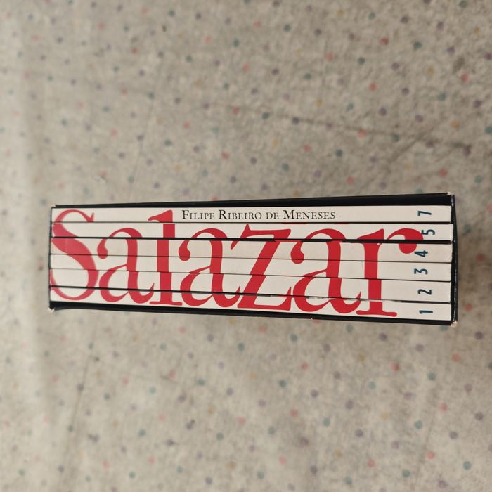 Coleção de livros do expresso -Salazar