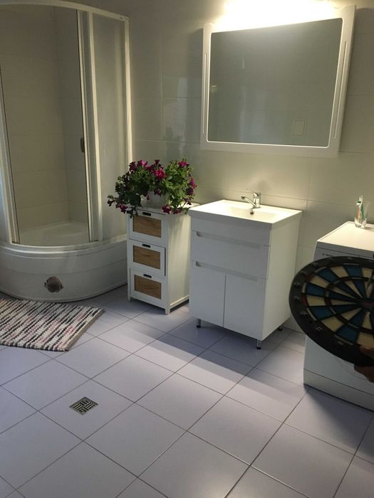 Здам в оренду   дві кімнати в  будинку