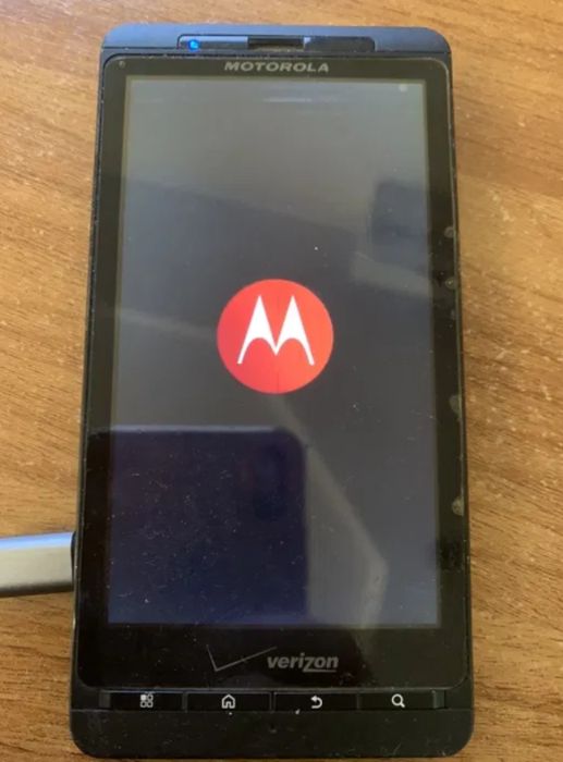 Продам 2 телефона Motorola Droid X (MB810) CDMA для интертелеком