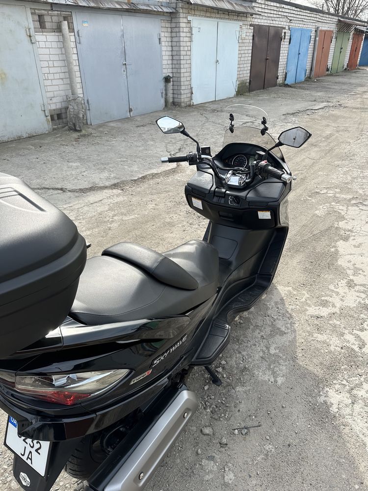 Поадам Suzuki Skywave 400