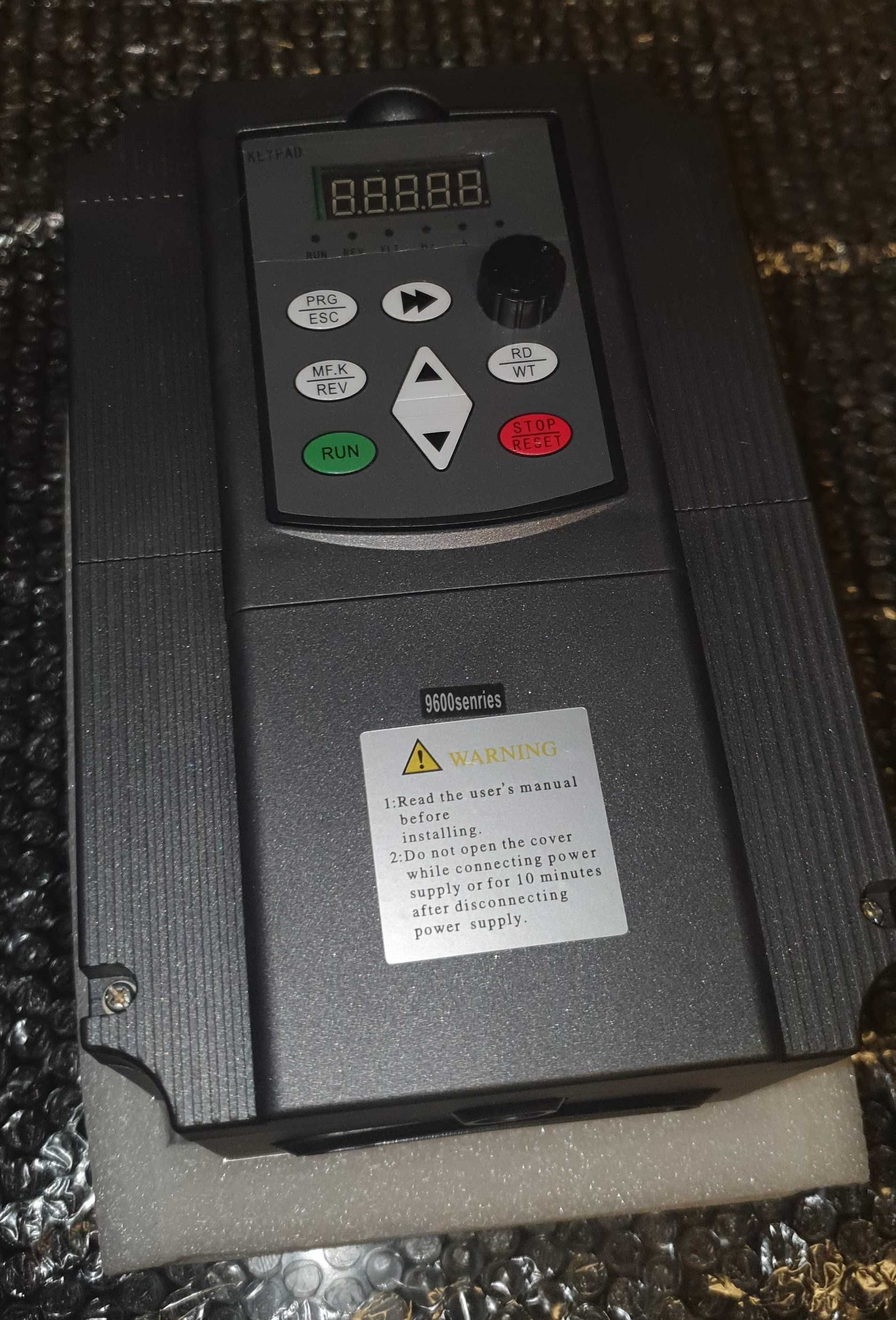 Інвертор NFllixin 9600D 220в - 380в. 7.5кВт.