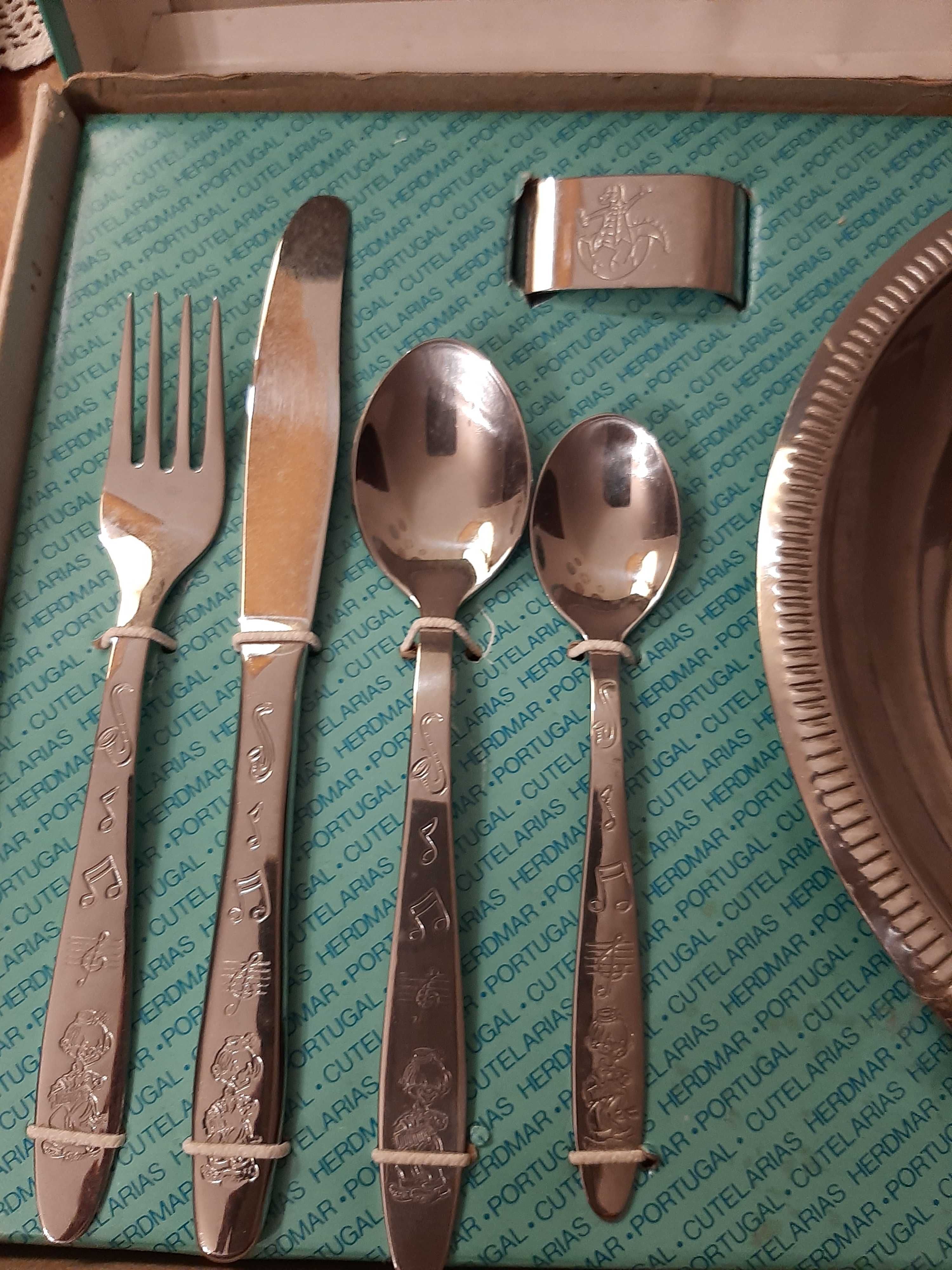 Conjunto de criança em inox
