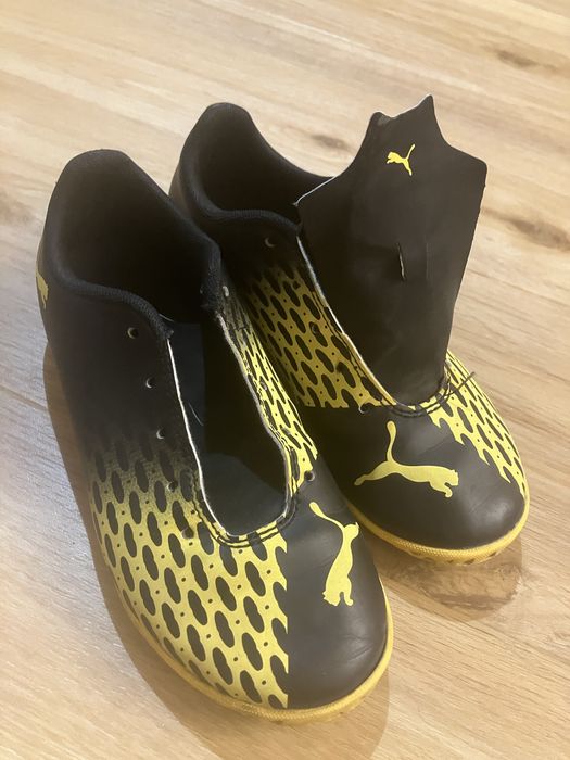 Halówki buty puma pilka nozna