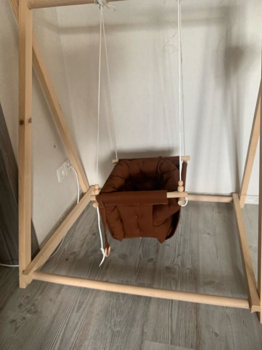 Дитяча гойдалка