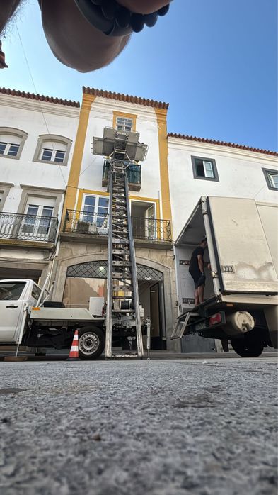 Grua mudanças, obras, materiais construção, painel solar