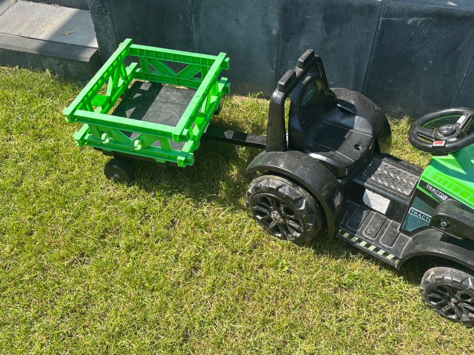 Traktor na akumlator