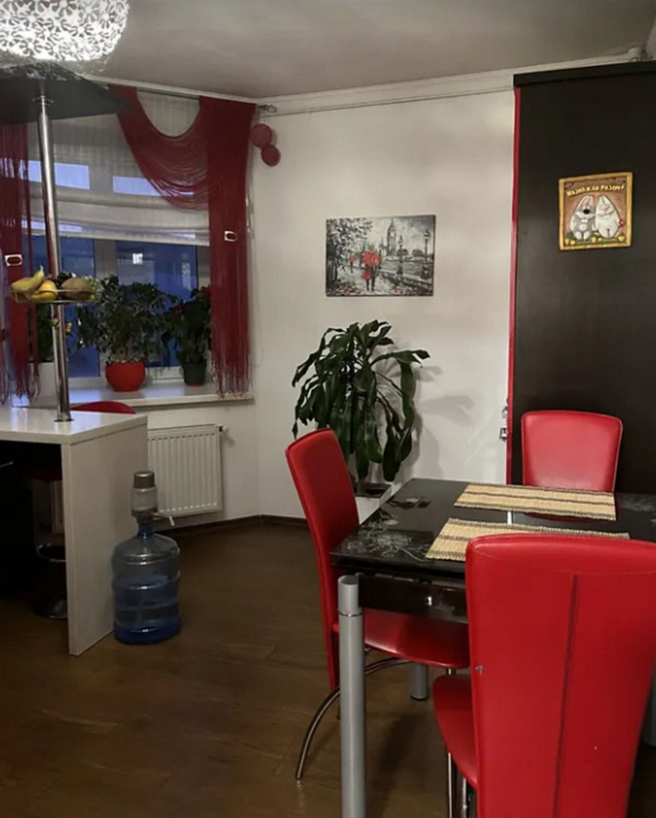 Продаж 2к квартири 64 кв. м на вул. Карпенка