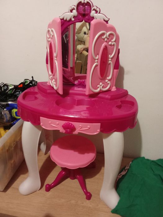 Toaletka dla dziewczynki