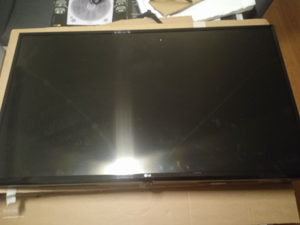 Tv LG 43UK6300PLB ecrã Partido