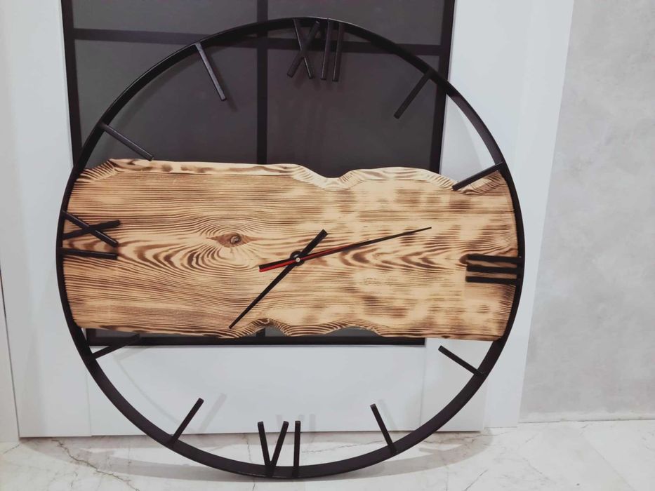 Nowoczesny zegar ścienny w stylu industrialnym