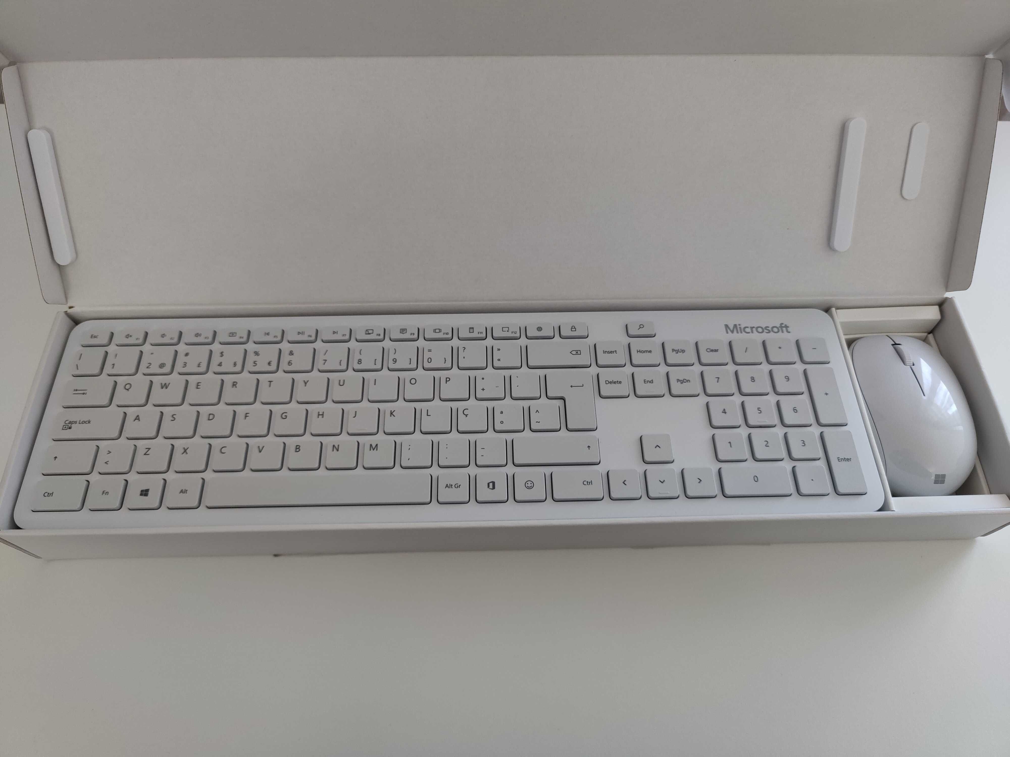 Teclado Wireless + Rato Microsoft Bluetooth - Em Português - Branco