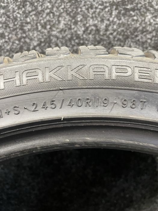 Продам Б/У шини Nokian 245/40R19 Hakkapeliitta 9