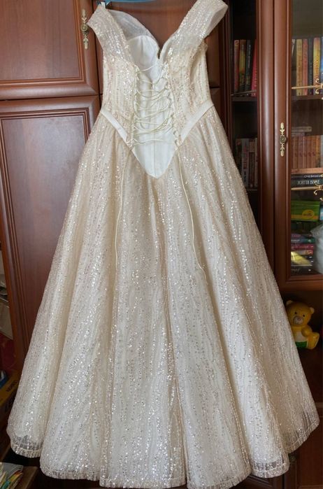 Випускна сукня