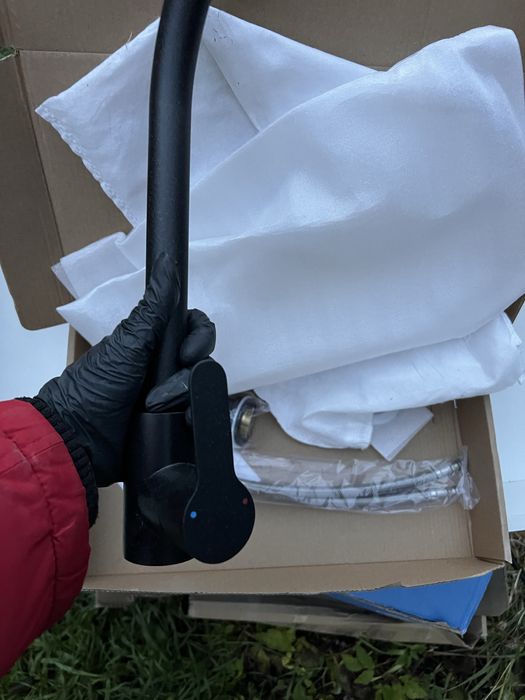 Bateria , umywalka  , zlew kuchenny , czarna