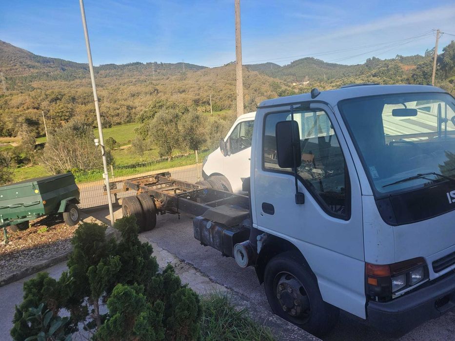 Isuzu NQR 70 4.8 Turbo Ano 2003