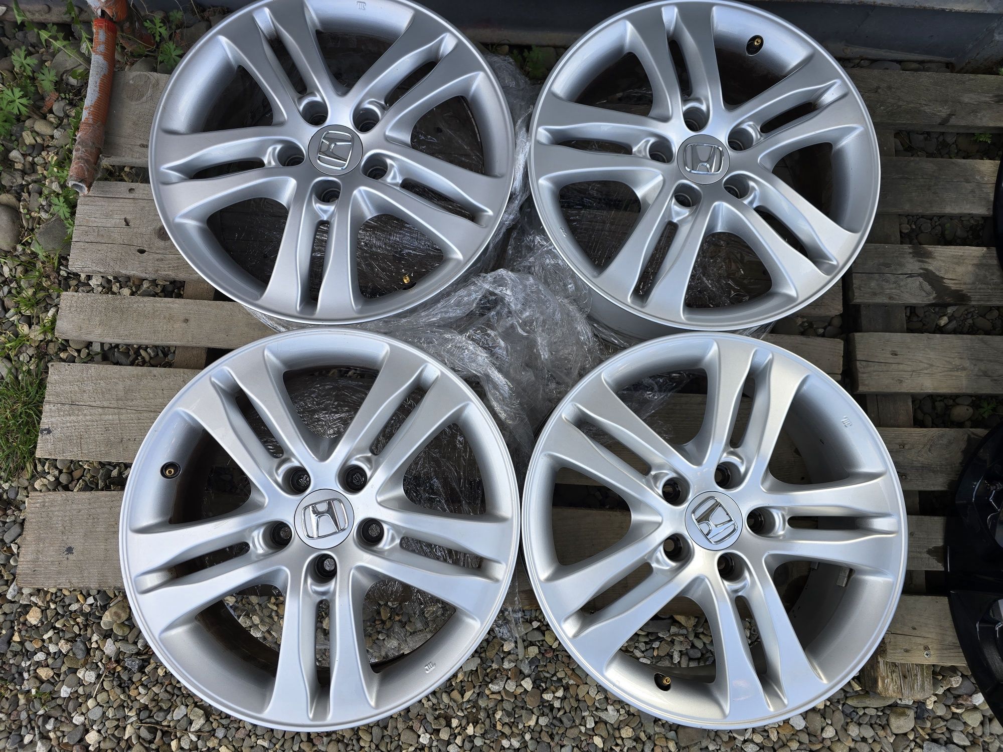 Диски, титани R17 5х114.3 Hoda 6.5j ET50