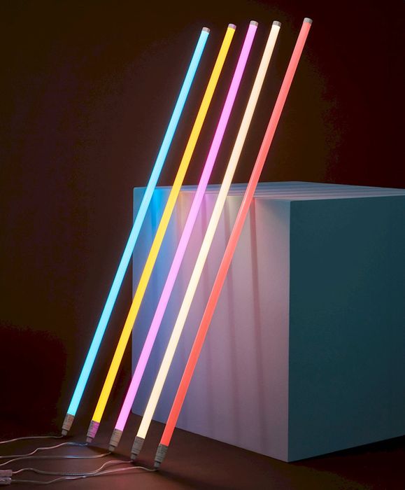 HAY lampa ledowa Neon Tube 2,5 x 150 cm kolor czerwony