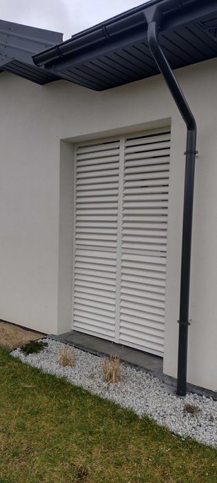 Żaluzje drewniane , shuttersy, regulowane , tarasowe.