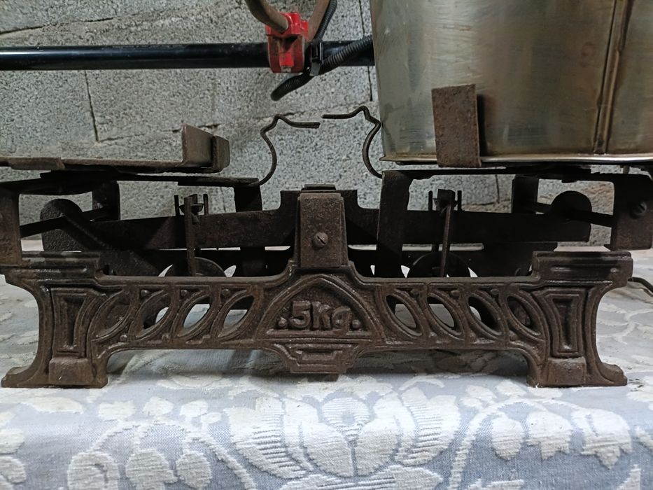 Balança antiga  .