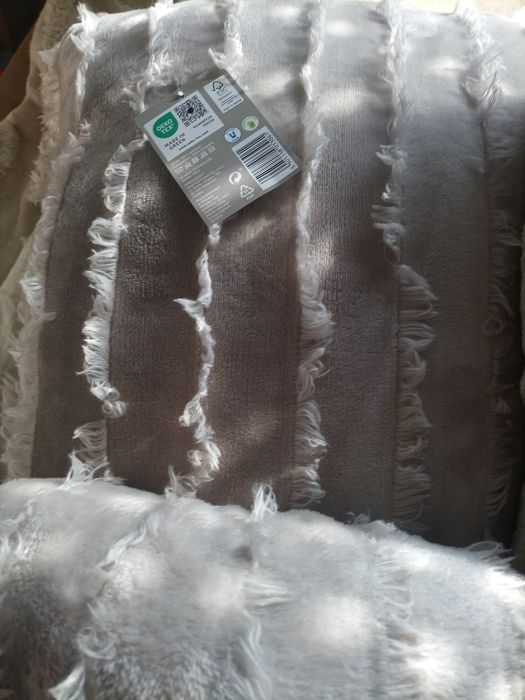 Beżowy zestaw prezentowy Smukee 2x45x45cm i 2x 150/200cm