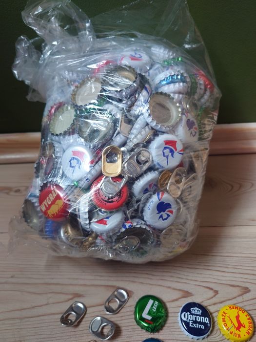 Kapsle od piwa napojów zawleczki duża ilość Kapselki