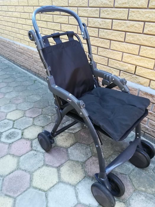 Инвалидная коляска Chicco детская сверхлегкая.