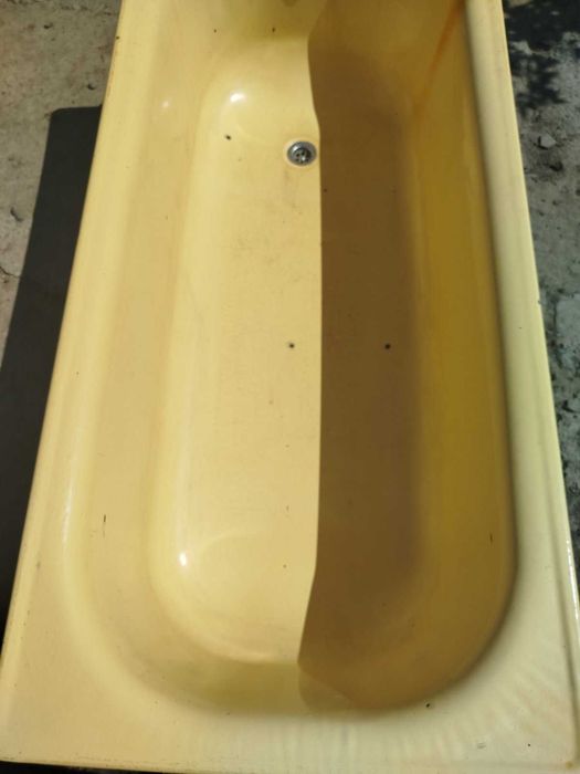 Стара чавунна ванна, ідеально для дачі або на металобрухт