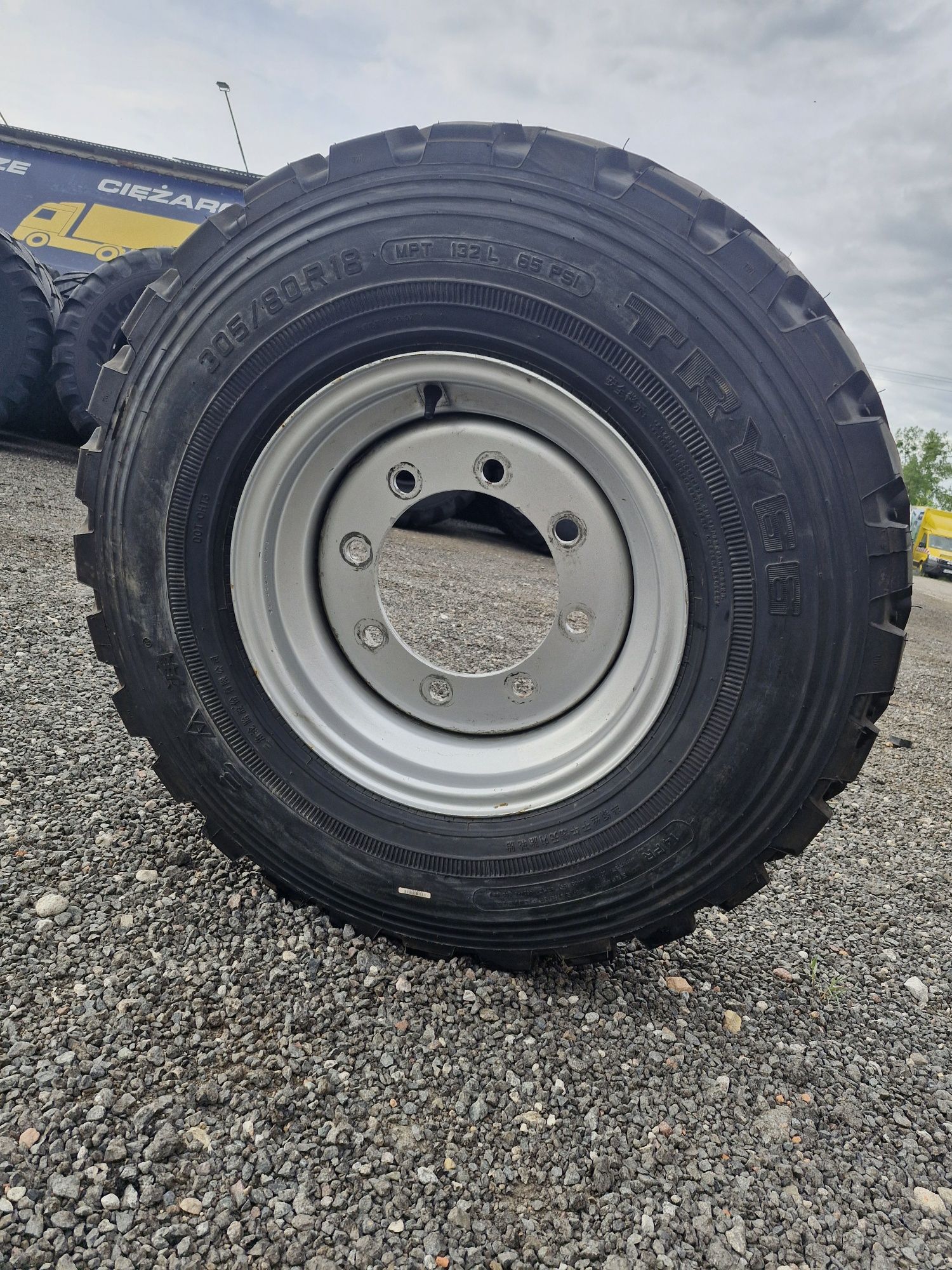 Koła  305/80r18 komplet 12.5/80-18 ładowarka jcb manitou merlo Kramer