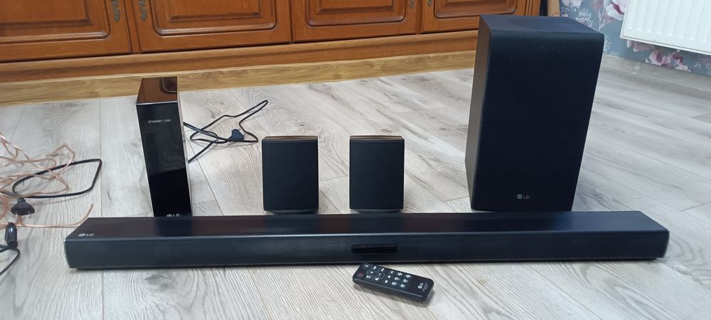 Soundbar LG + subwoofer + głośniki tylne - 420W + Gratisy