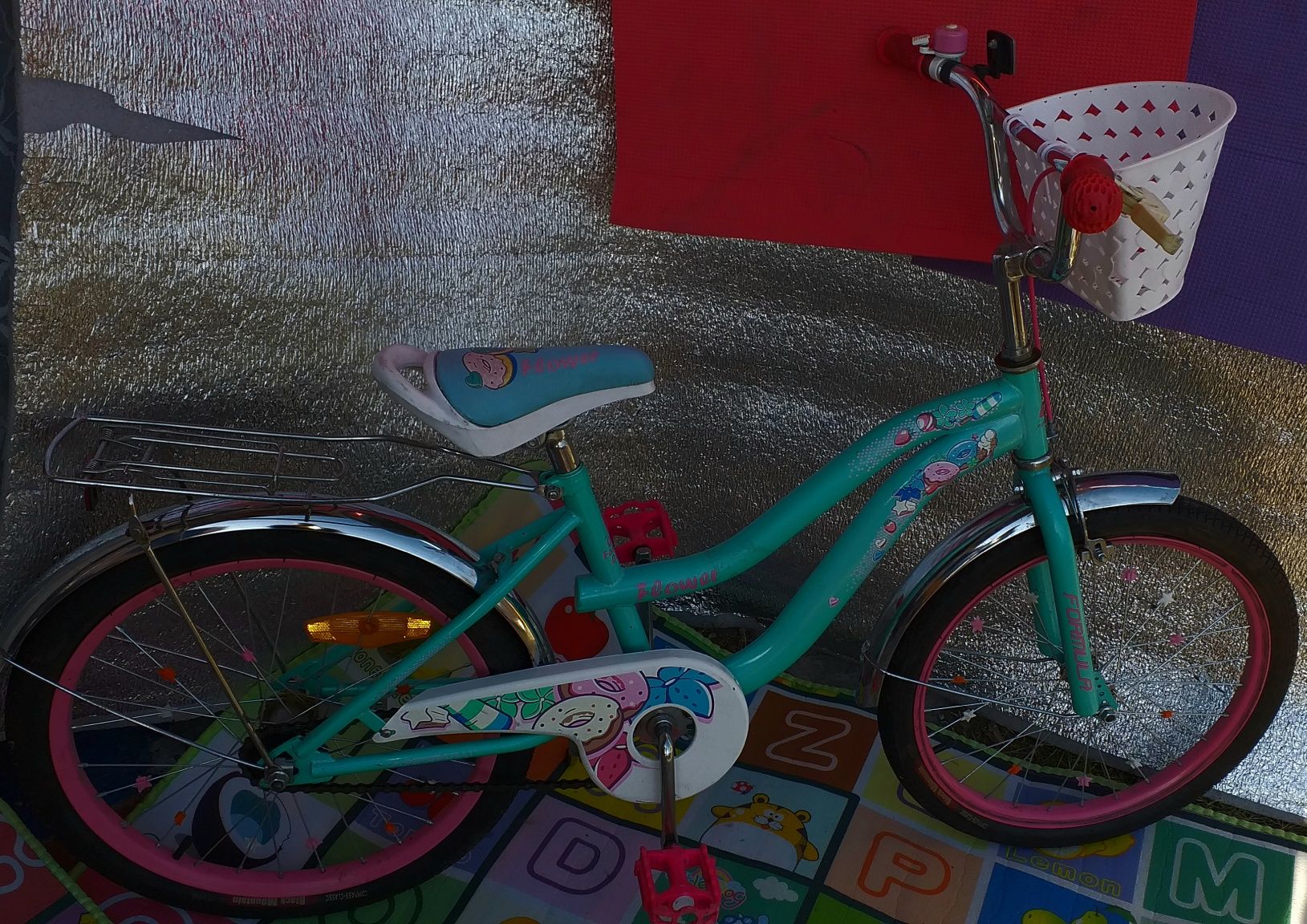 Продам детский велосипед на 20 дюймов Flower почти новый.