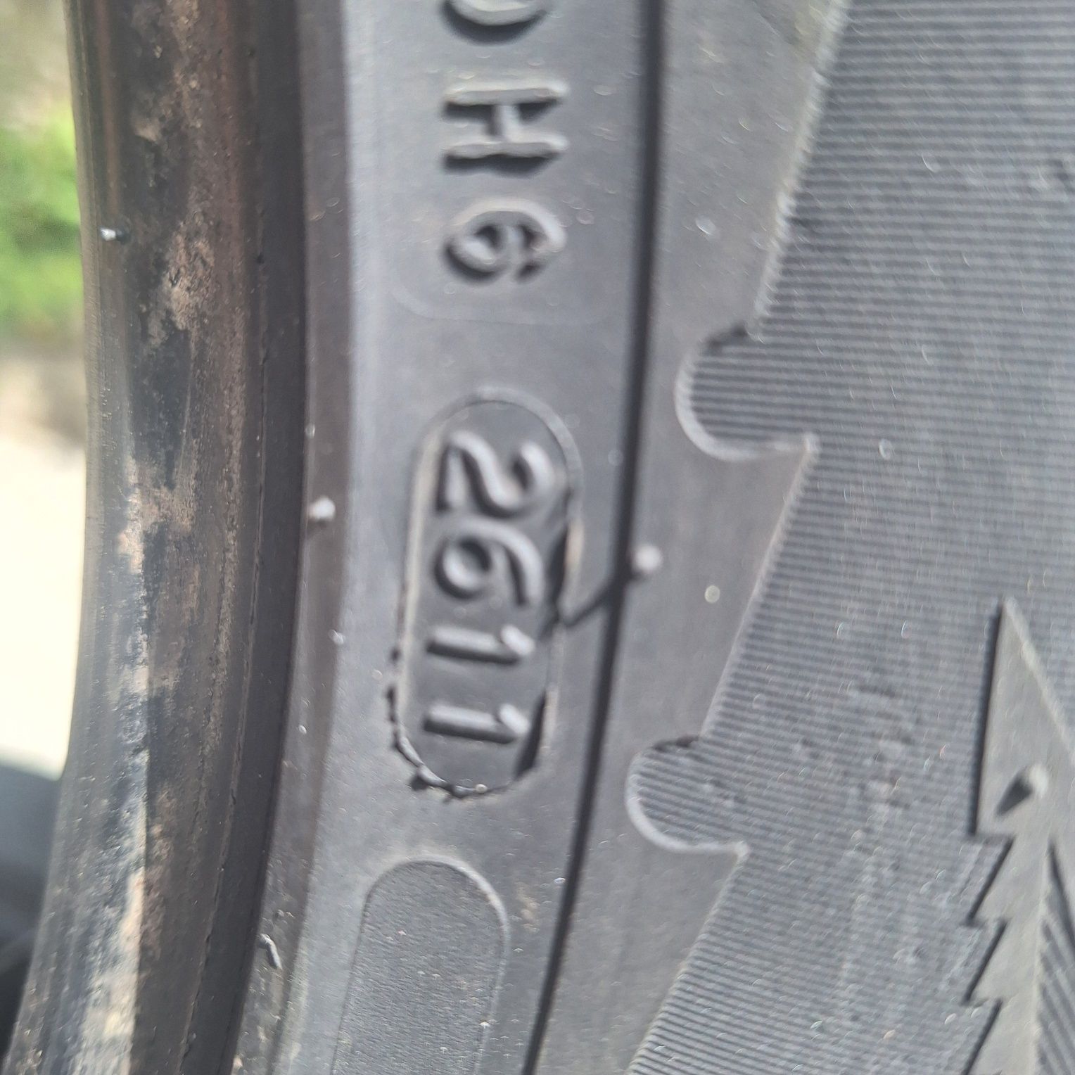 Шини Nokian hakkapeliitta  sport utility 235/55R18 104R XL