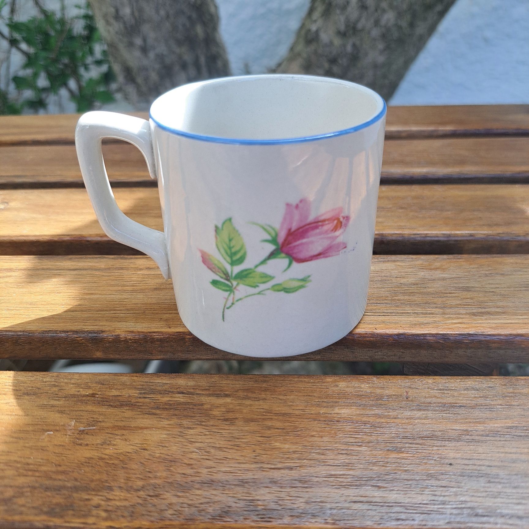 Pequena caneca Louça de Sacavém