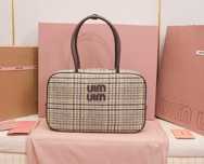 MIU MIU Bags – Klasyczna skóra w kratkę kakaową