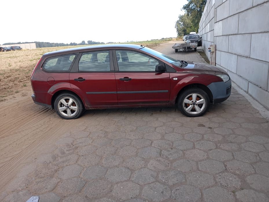 Fokus MK2 auto na części dzwi maska zderzaki lampy