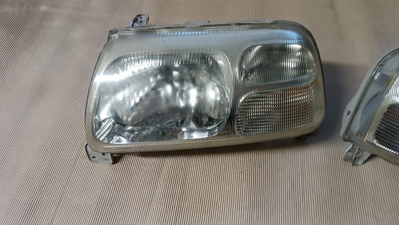 Фари передні Suzuki Grand Vitara 1 1998-2005