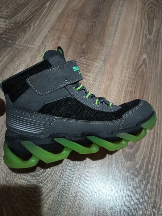 Buty zimowe Skechers S-lights rozmiar 35